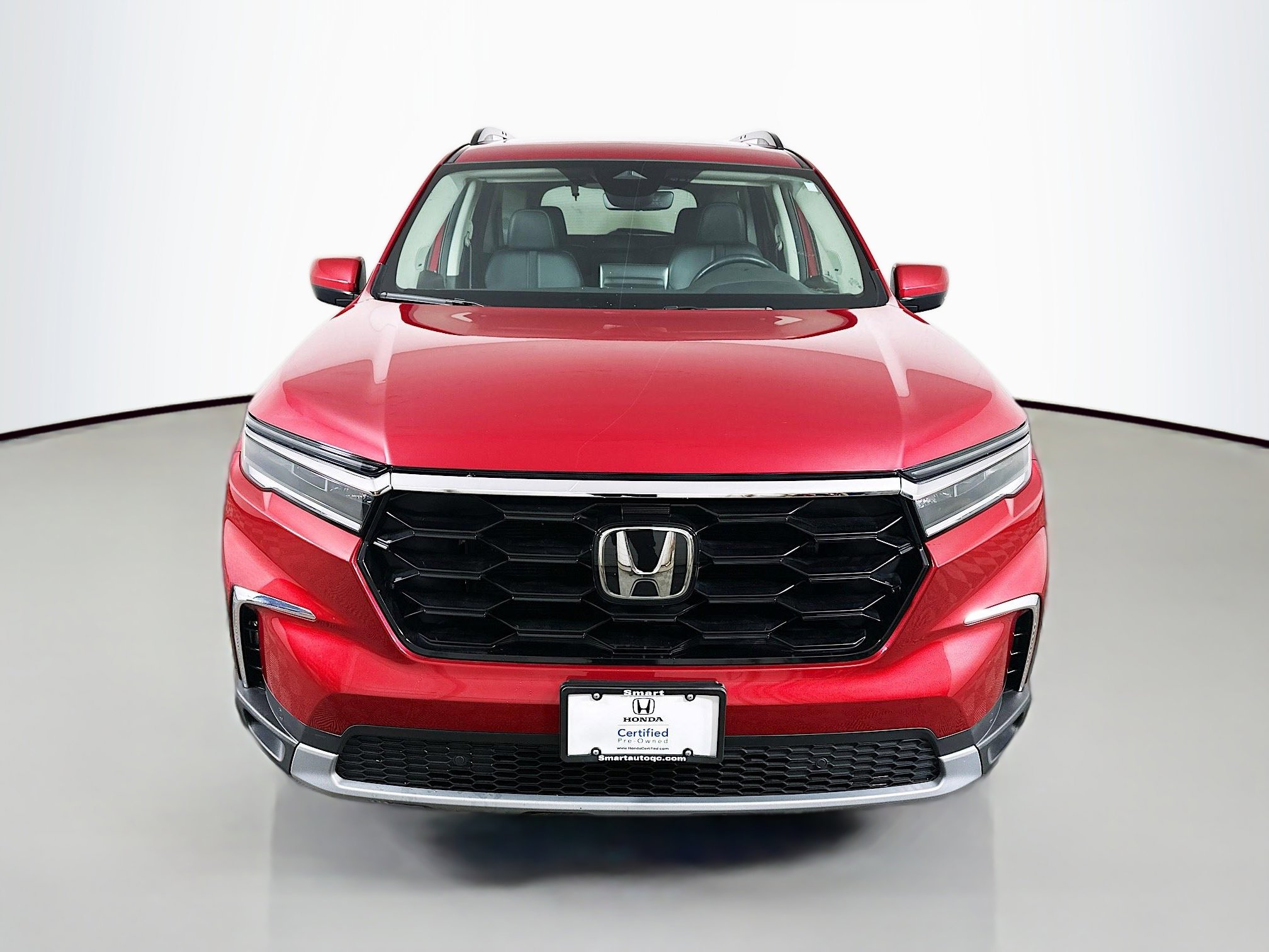 Used 2025 Honda Pilot Touring image 2