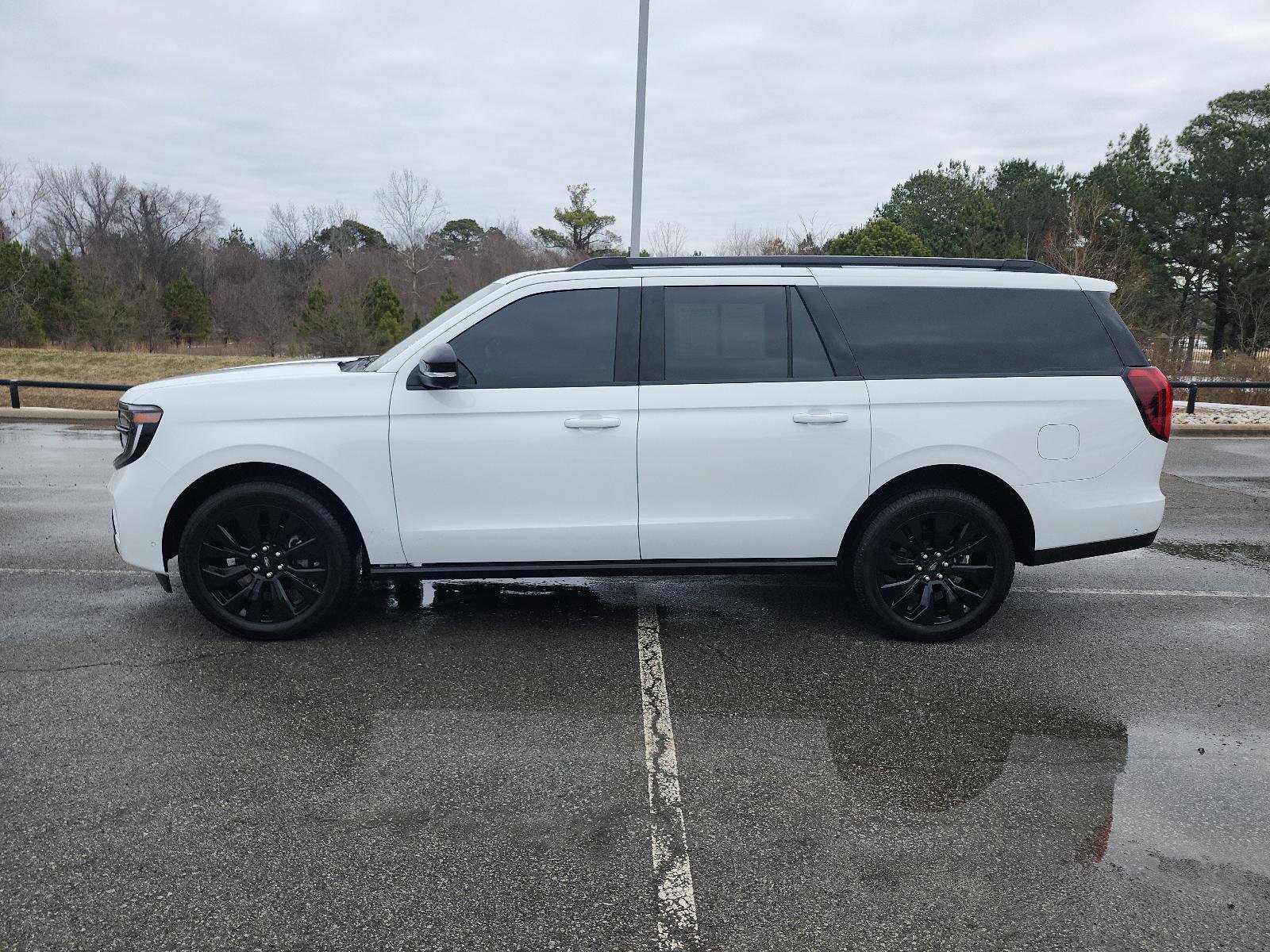 Used 2025 Ford Expedition Max Platinum w/ Stealth Appearance Package image 2