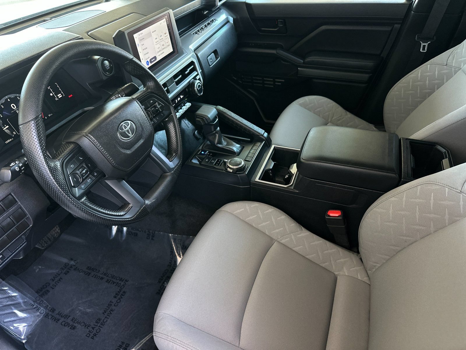 Used 2025 Toyota Tacoma SR5 AWD/4WD image 9