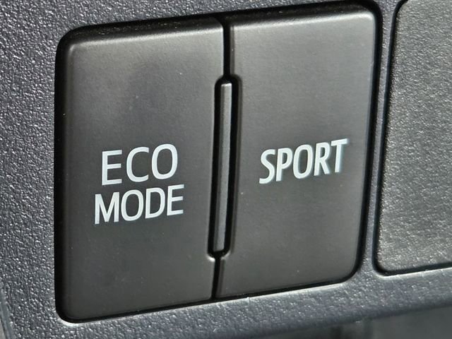 Used 2017 Toyota RAV4 XLE w/ All Weather Liner Package FWD image 16