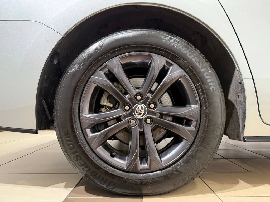 Used 2025 Toyota Sienna XSE w/ XSE Plus Package AWD/4WD image 9