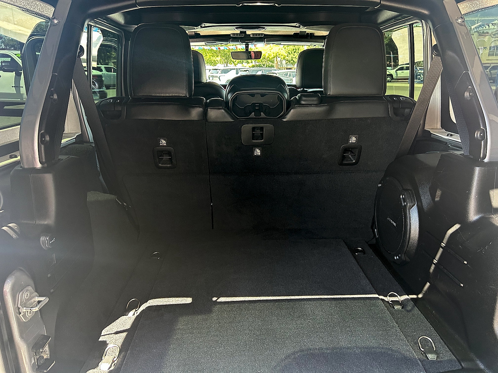 Used 2018 Jeep Wrangler Unlimited Rubicon AWD/4WD image 26