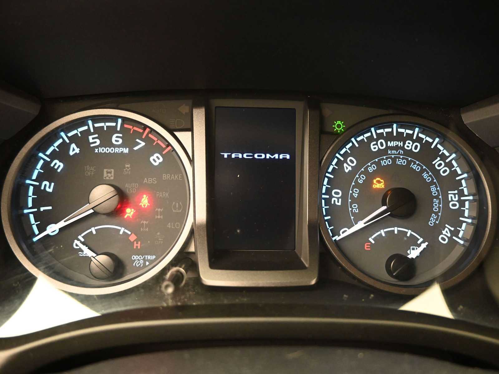 Used 2020 Toyota Tacoma TRD Off-Road image 18