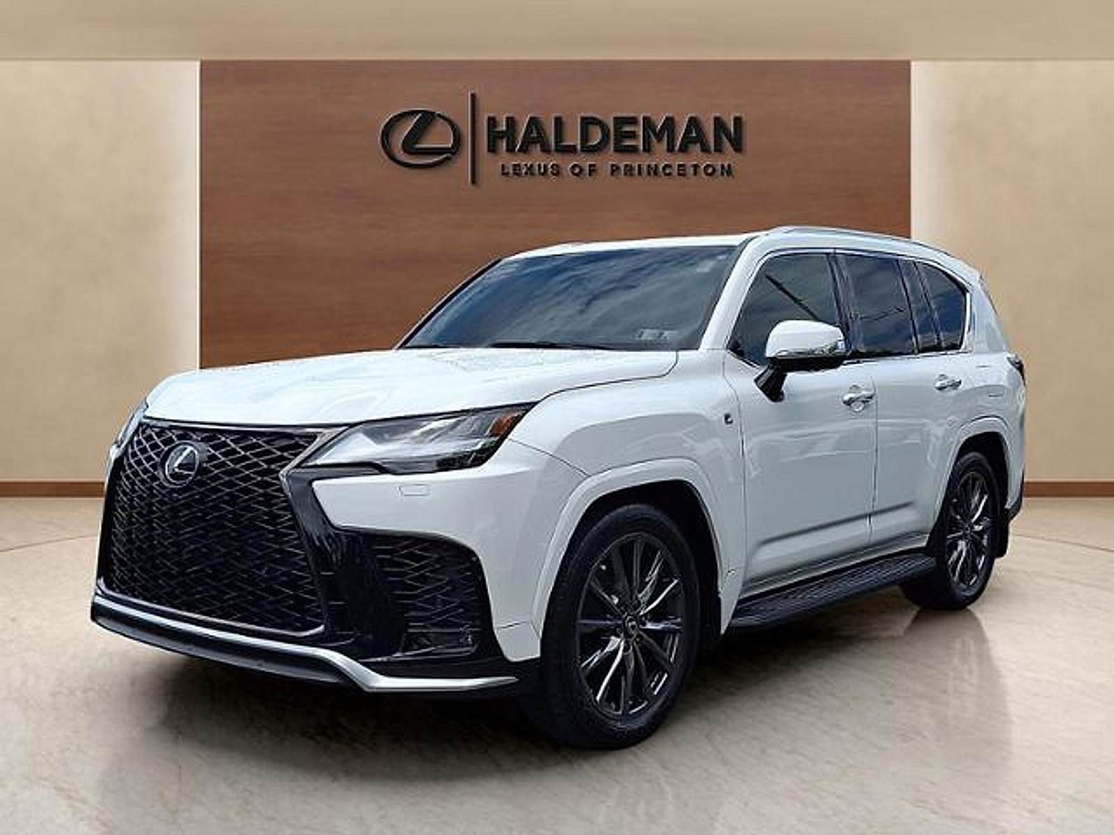 Used 2024 Lexus LX 600 F Sport AWD/4WD image 3
