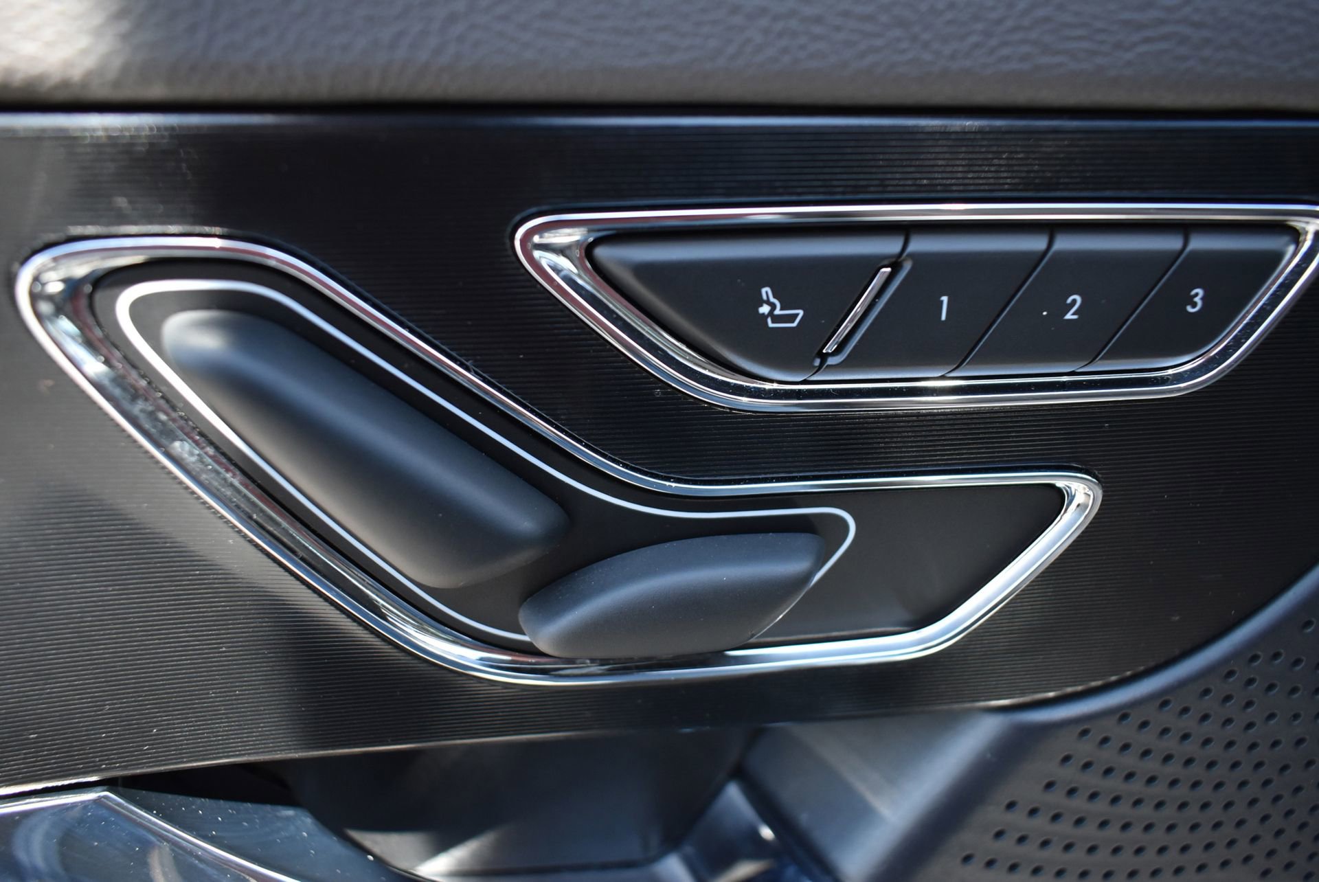 Used 2023 Lincoln Corsair AWD w/ Equipment Group 101A image 14