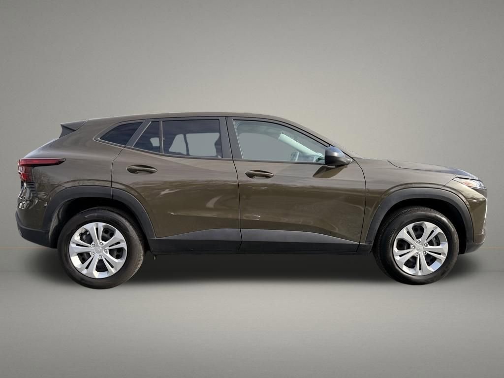Used 2024 Chevrolet Trax LS image 6