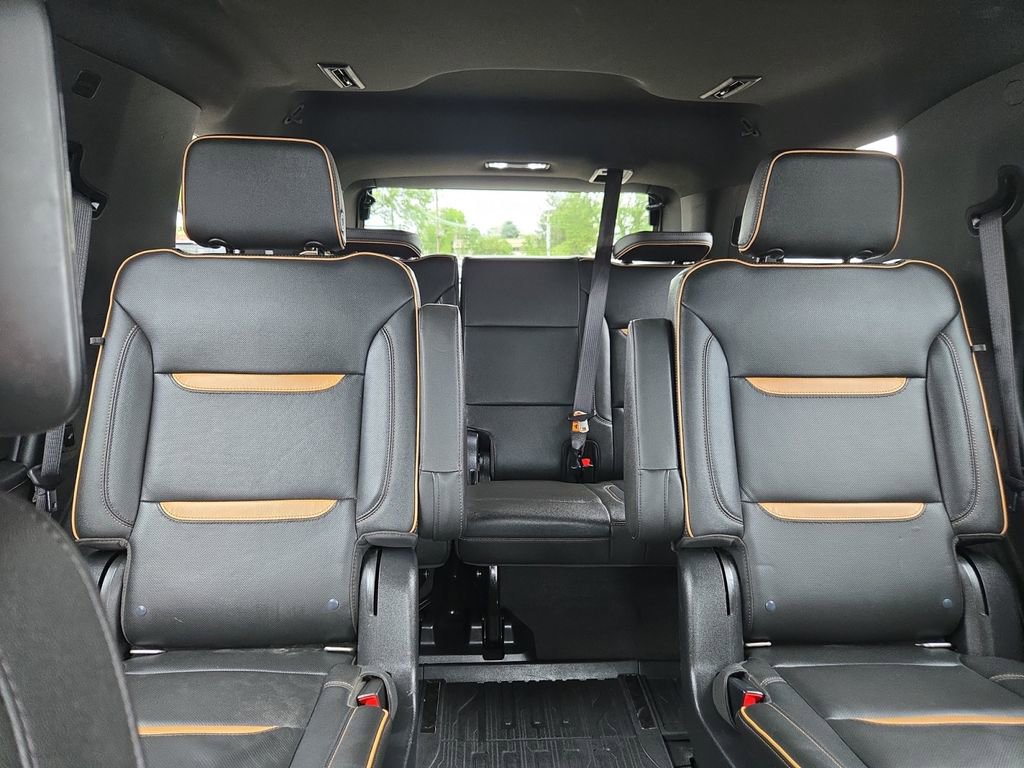 Used 2021 GMC Yukon AT4 w/ Rear Media and Nav Package AWD/4WD image 18