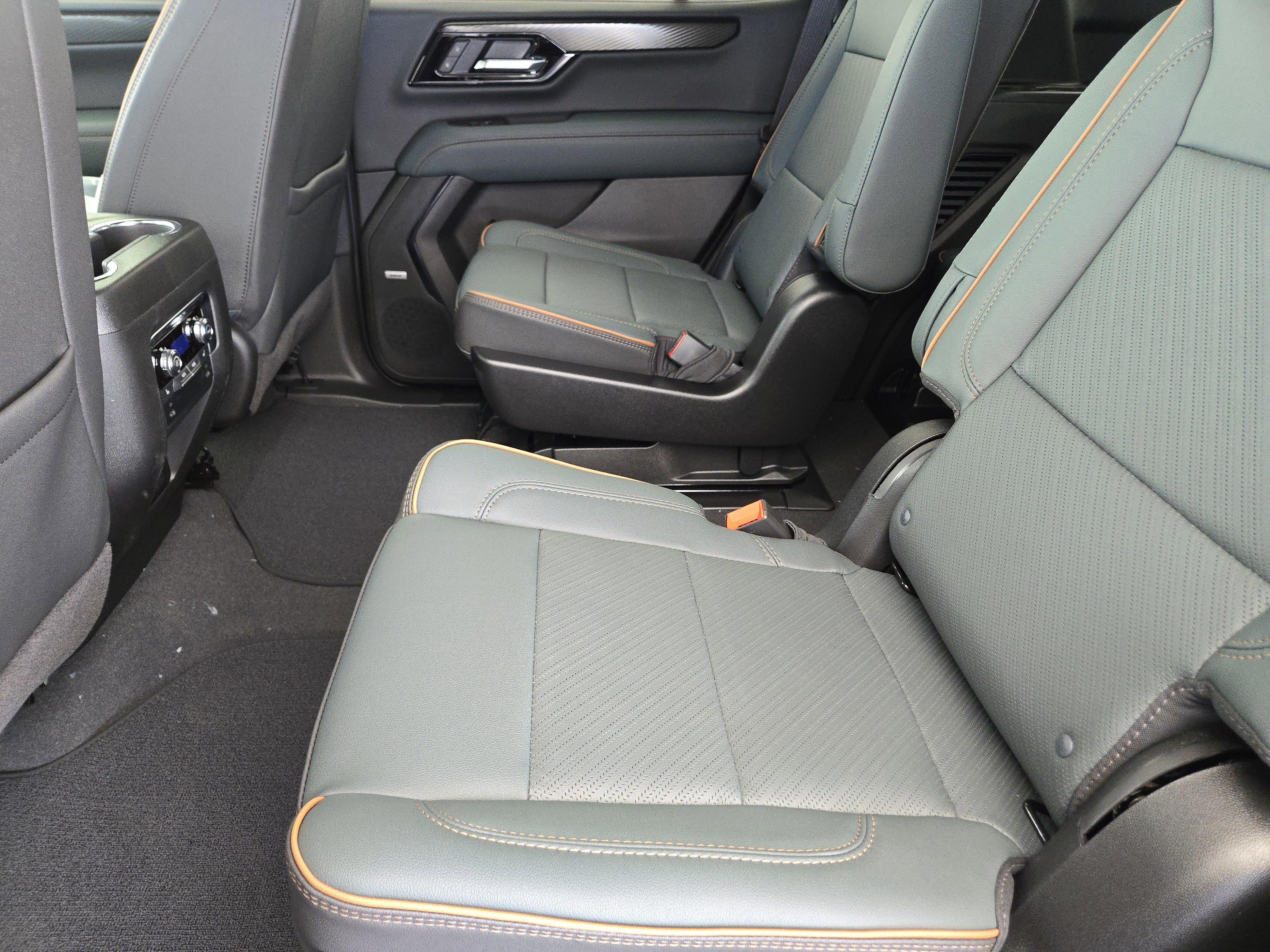 New 2026 GMC Yukon AT4 w/ AT4 Premium Package image 21