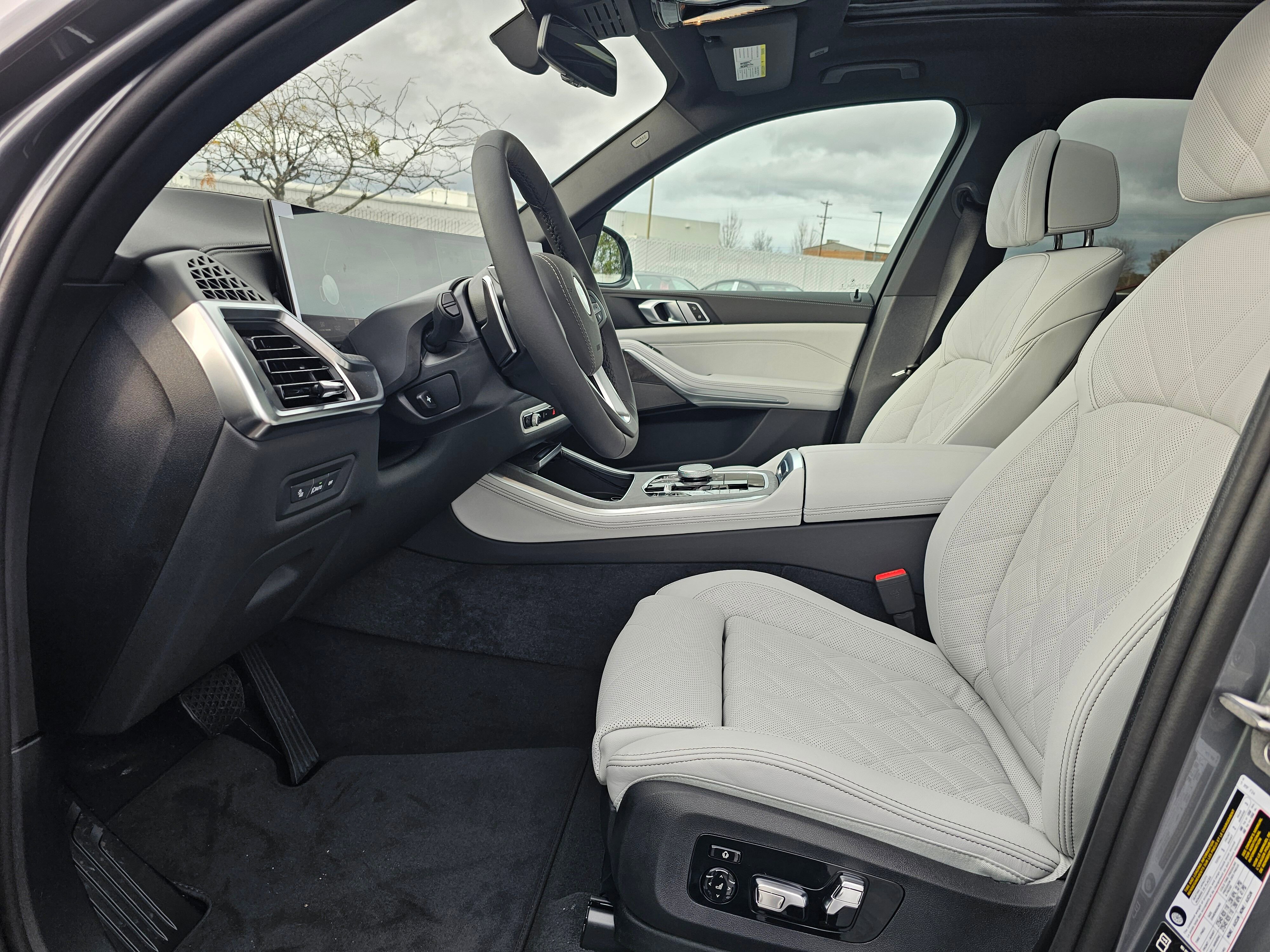 New 2026 BMW X5 xDrive40i w/ Climate Comfort Package image 11