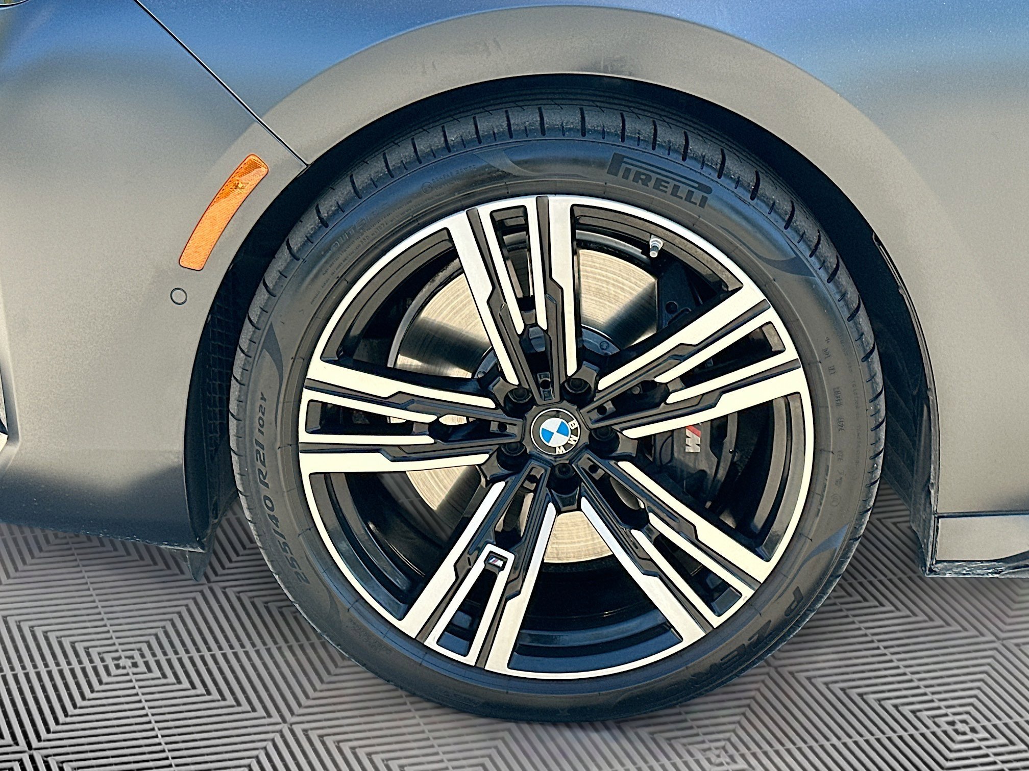 Certified 2024 BMW 760i xDrive w/ Executive Package image 67