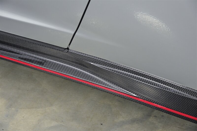 Used 2017 Nissan GT-R NISMO AWD/4WD image 11