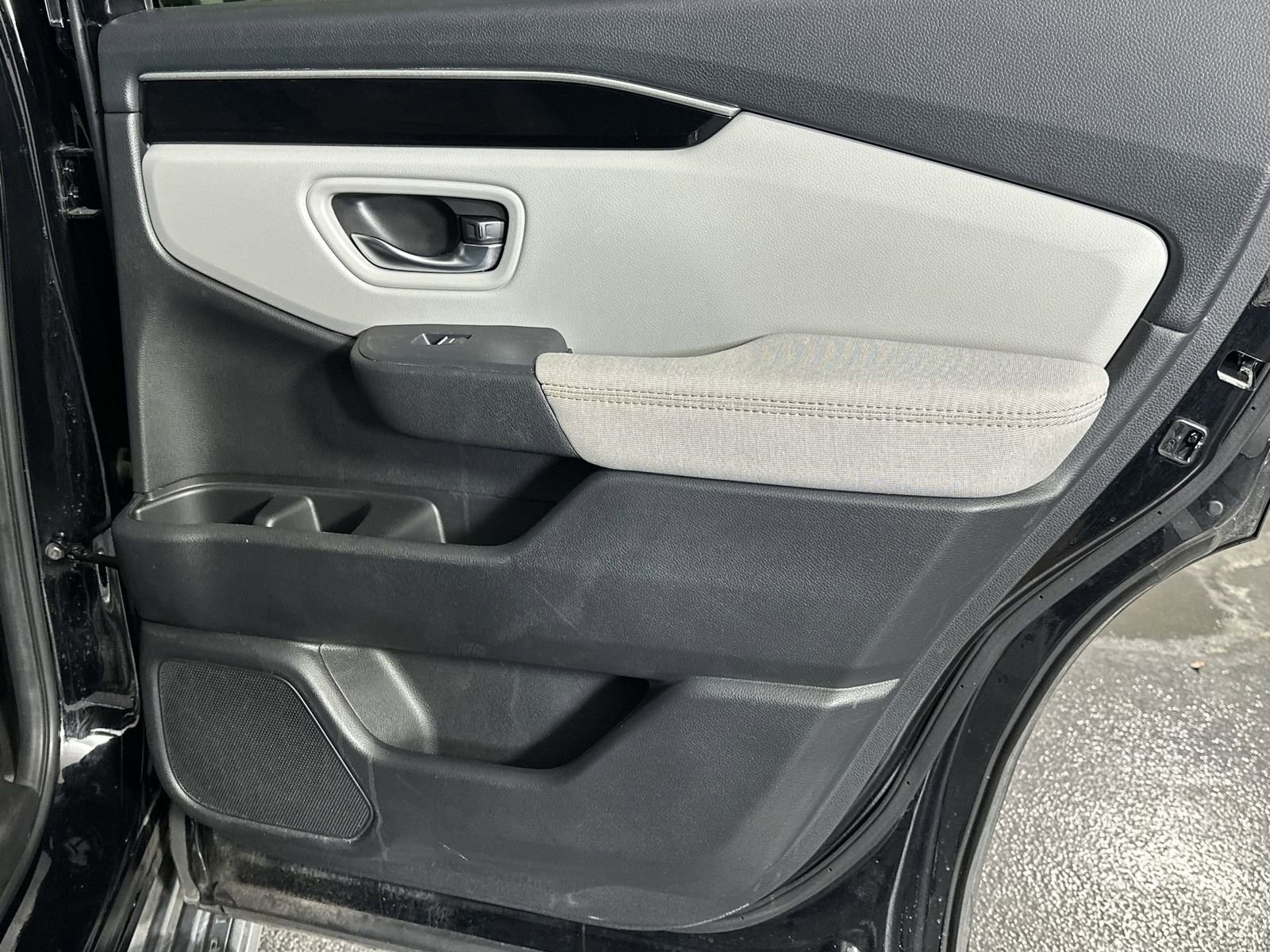 Used 2023 Honda Pilot LX image 36