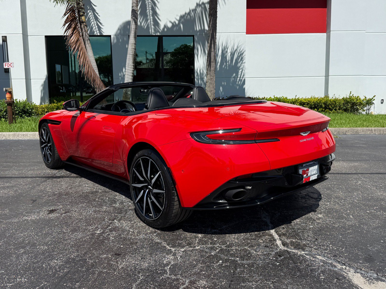 Used 2020 Aston Martin DB11 Volante RWD image 15