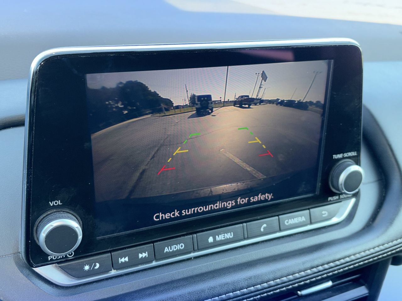 Used 2023 Nissan Rogue S FWD image 4