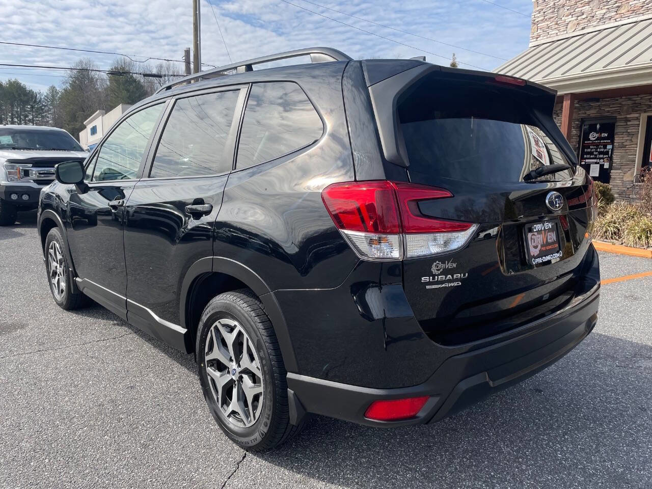 Used 2019 Subaru Forester Premium image 11