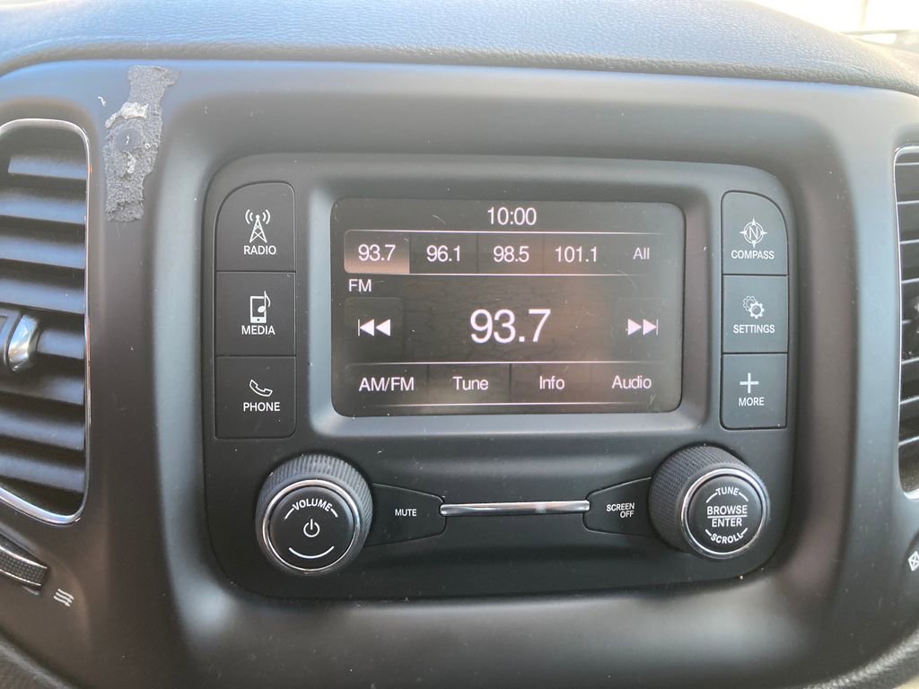 Used 2018 Jeep Compass Latitude image 23