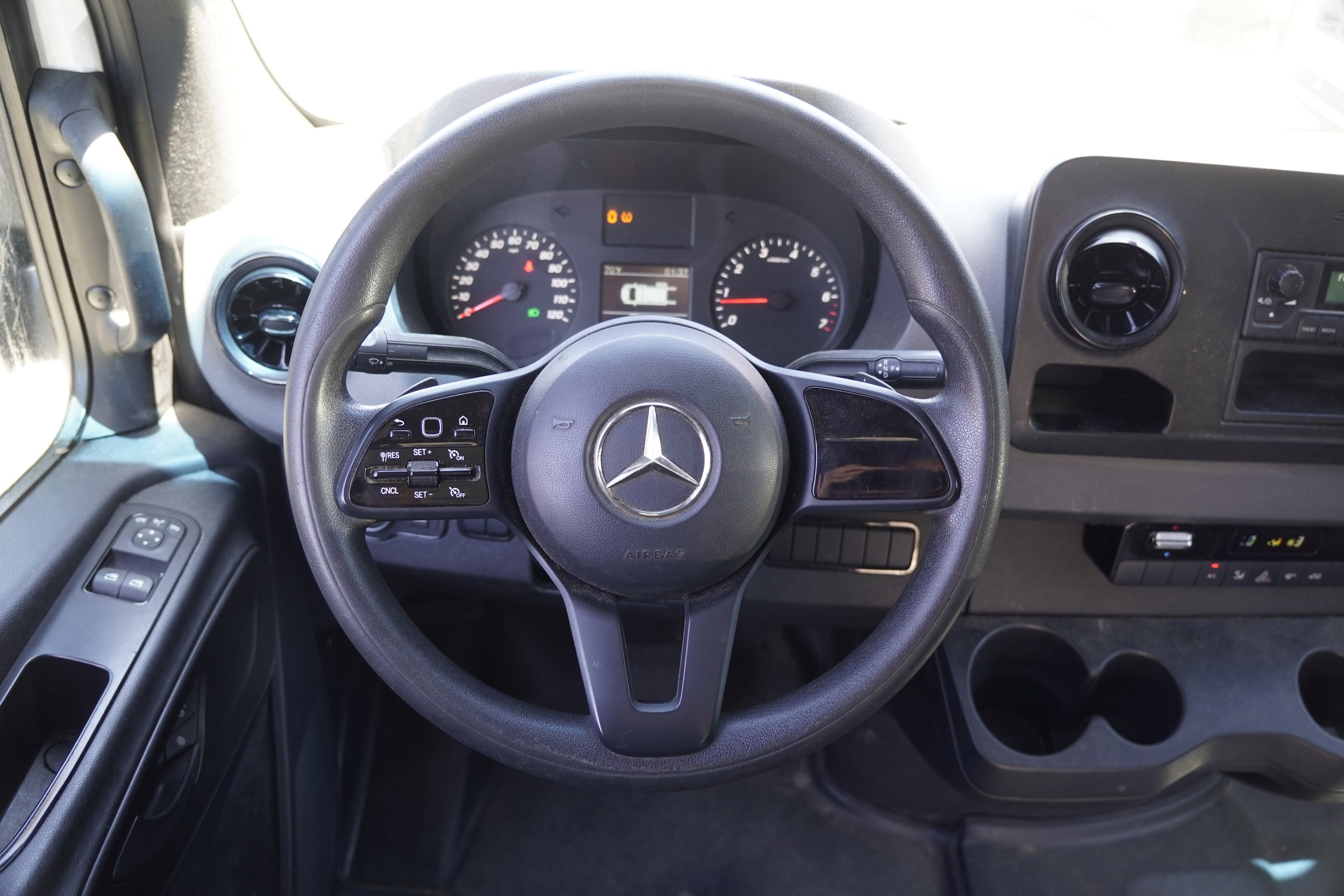 Used 2023 Mercedes-Benz Sprinter 2500 image 17
