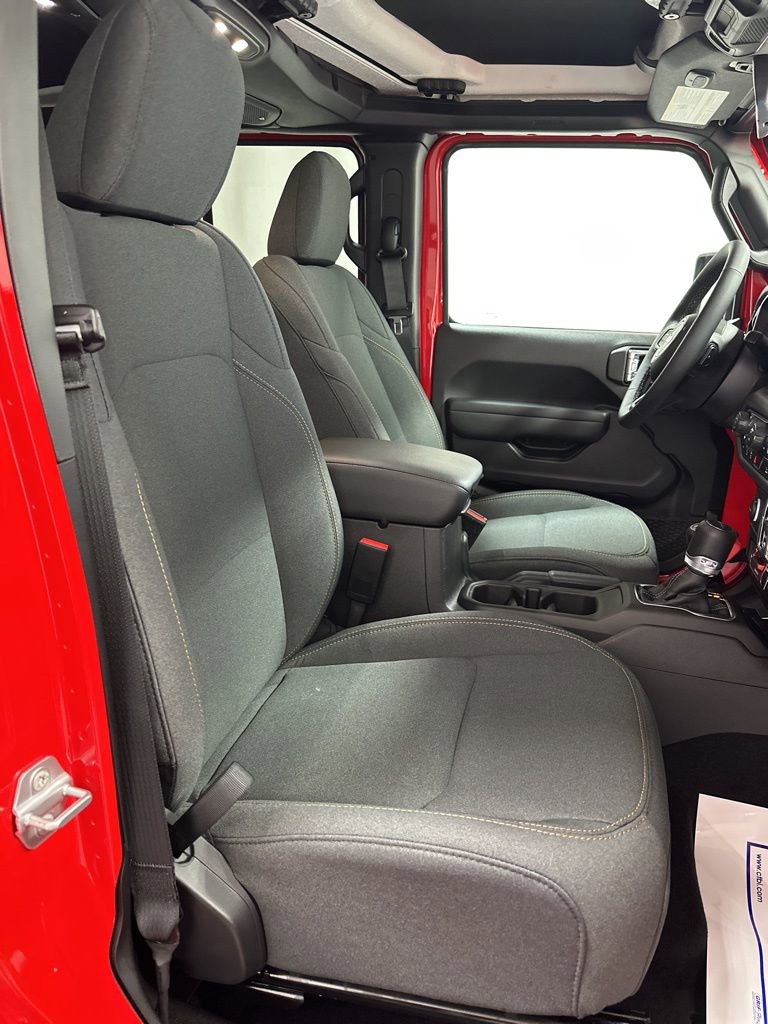 New 2025 Jeep Gladiator Sport AWD/4WD image 19