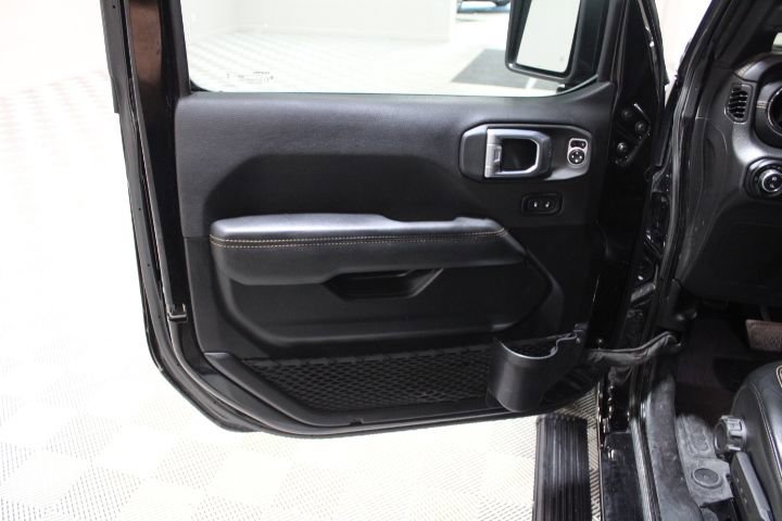 Used 2023 Jeep Gladiator Overland AWD/4WD image 15