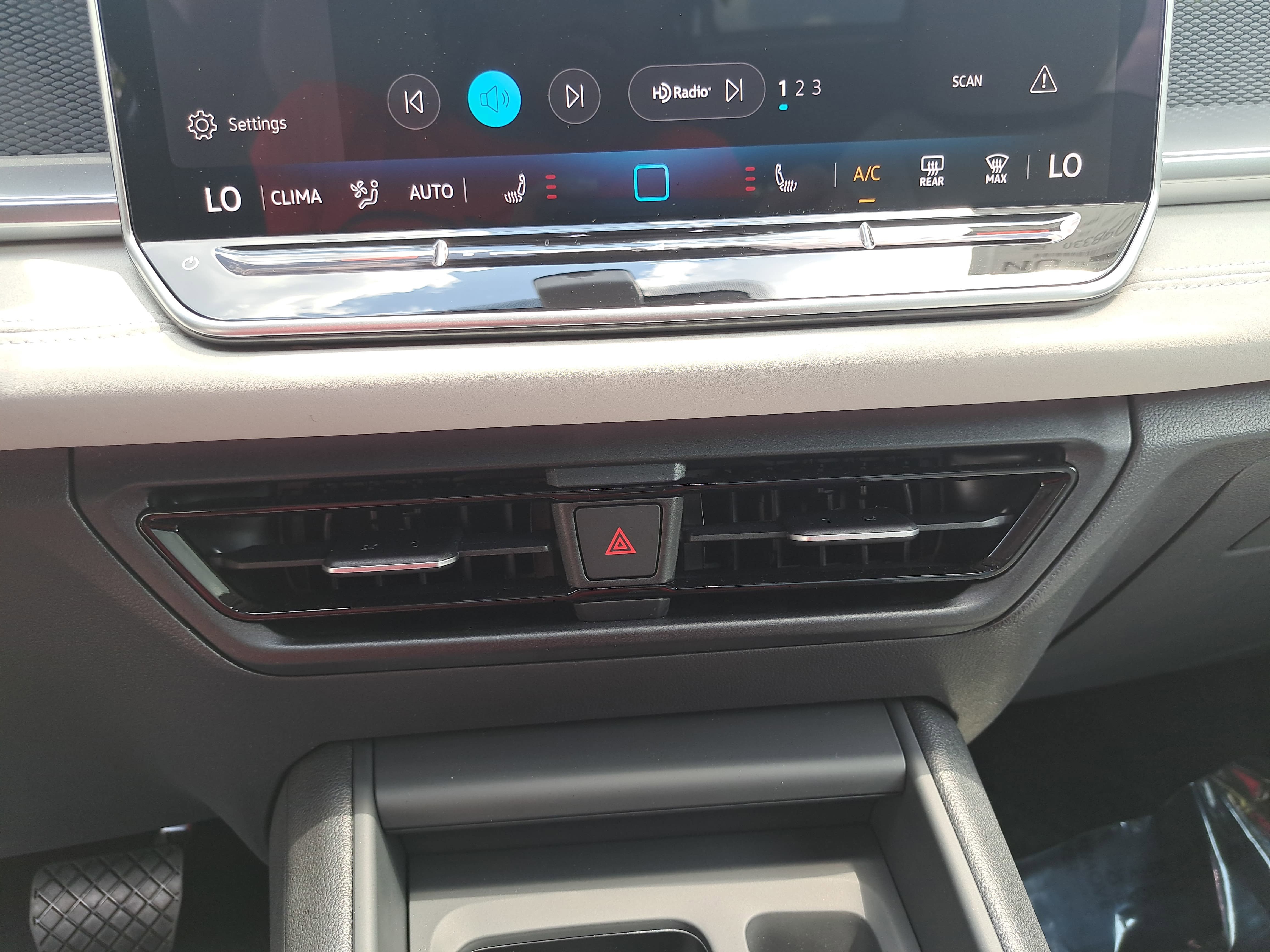 New 2026 Volkswagen Tiguan SE AWD/4WD image 21