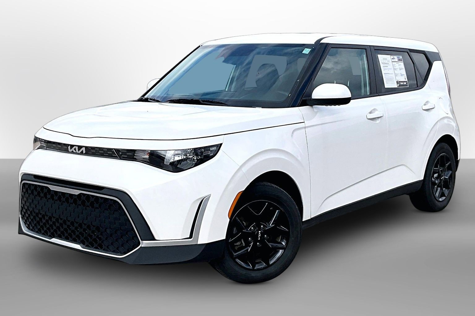 Used 2024 Kia Soul LX w/ Option Group 015 FWD image 12