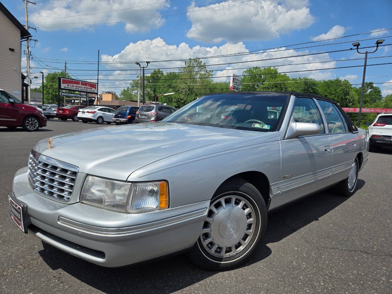 Used 1999 Cadillac De Ville w/ Comfort/Convenience Pkg FWD image 2