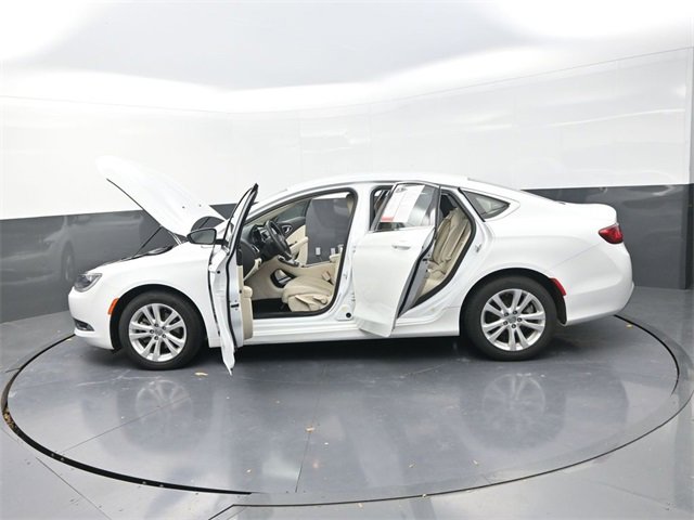 Used 2016 Chrysler 200 Limited image 38