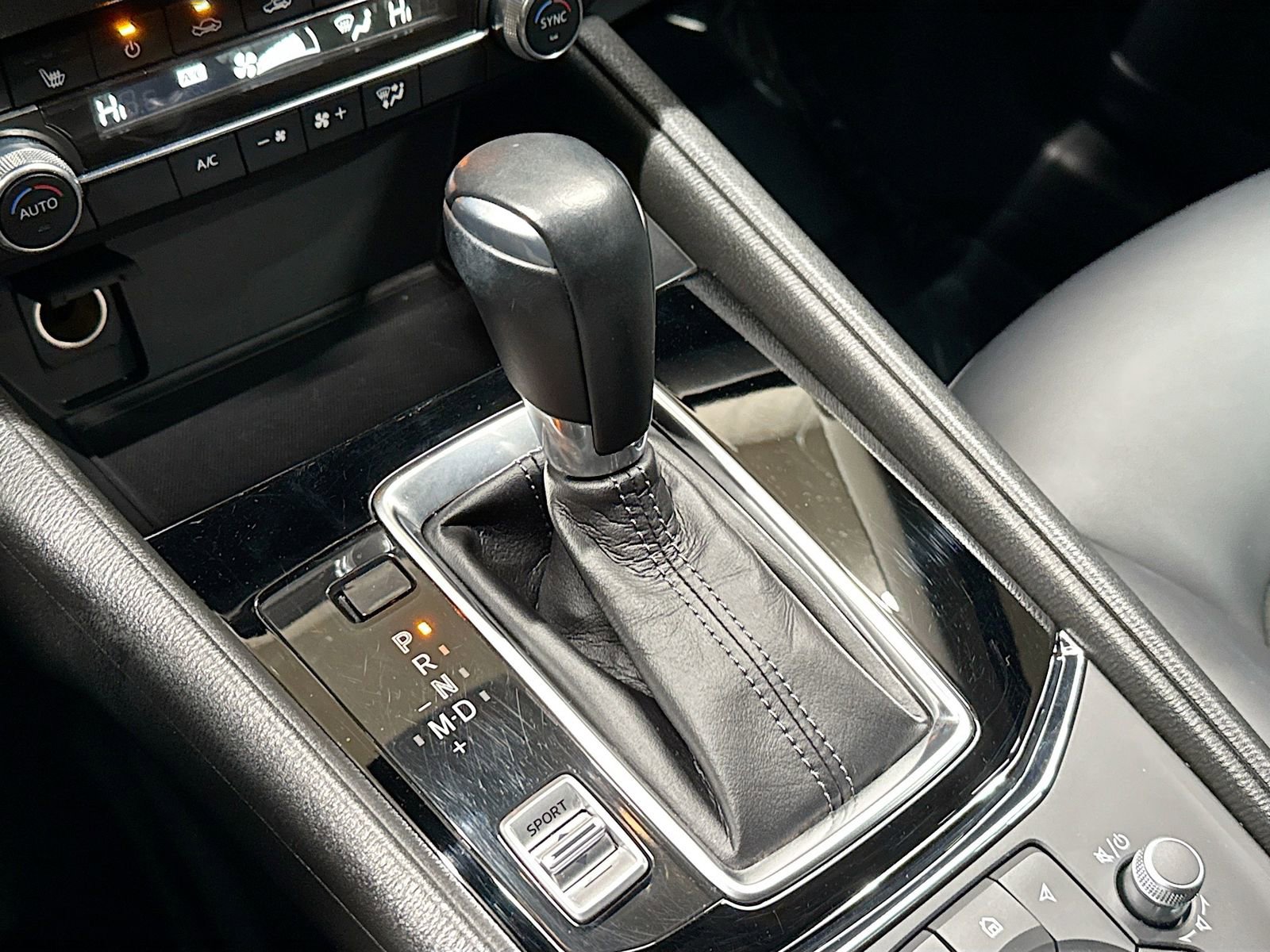 Used 2021 MAZDA CX-5 Touring image 17