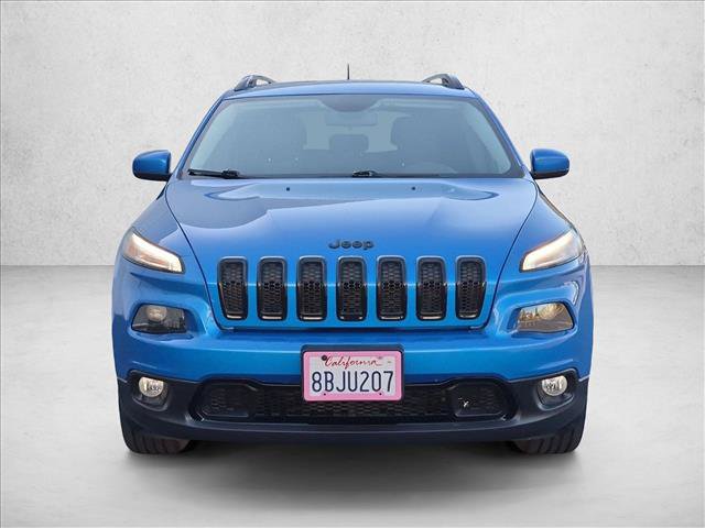 Used 2018 Jeep Cherokee Latitude w/ Altitude Package FWD image 2