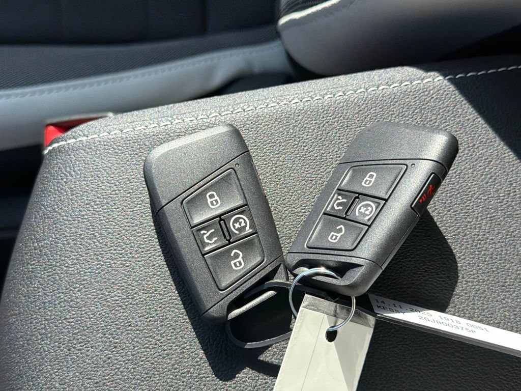 New 2026 Volkswagen Taos SE FWD image 23