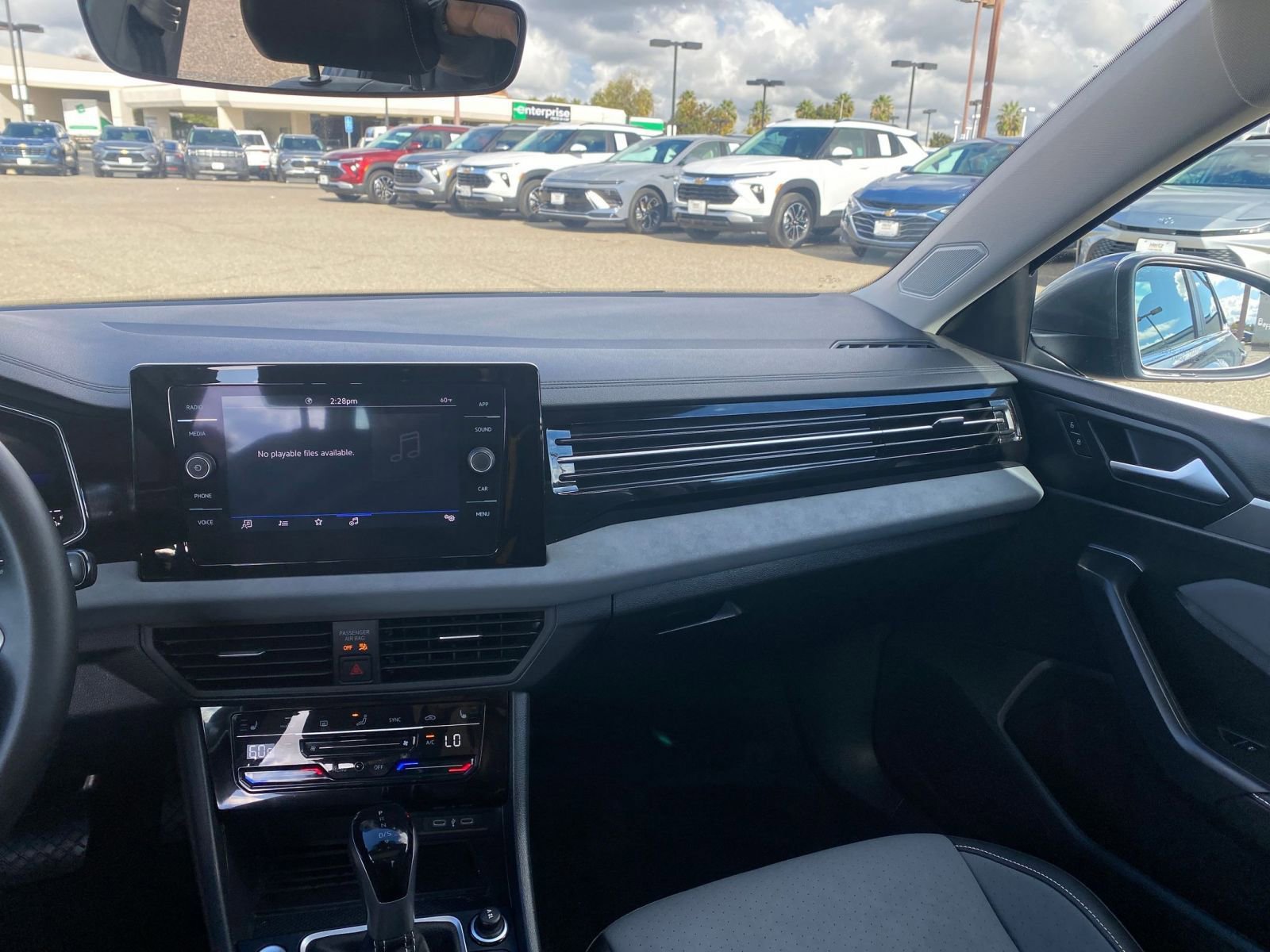 Used 2025 Volkswagen Jetta SE image 35