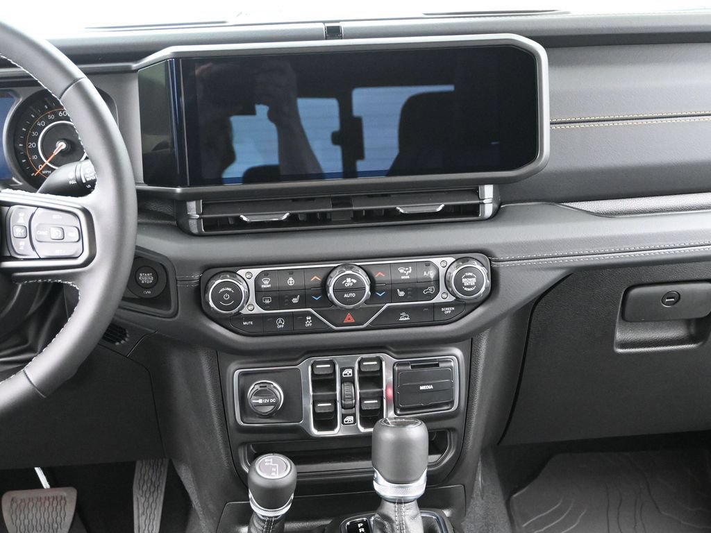 New 2026 Jeep Gladiator Mojave AWD/4WD image 25
