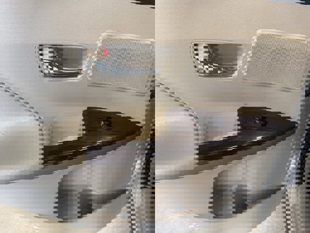 Used 2010 Toyota Venza image 11