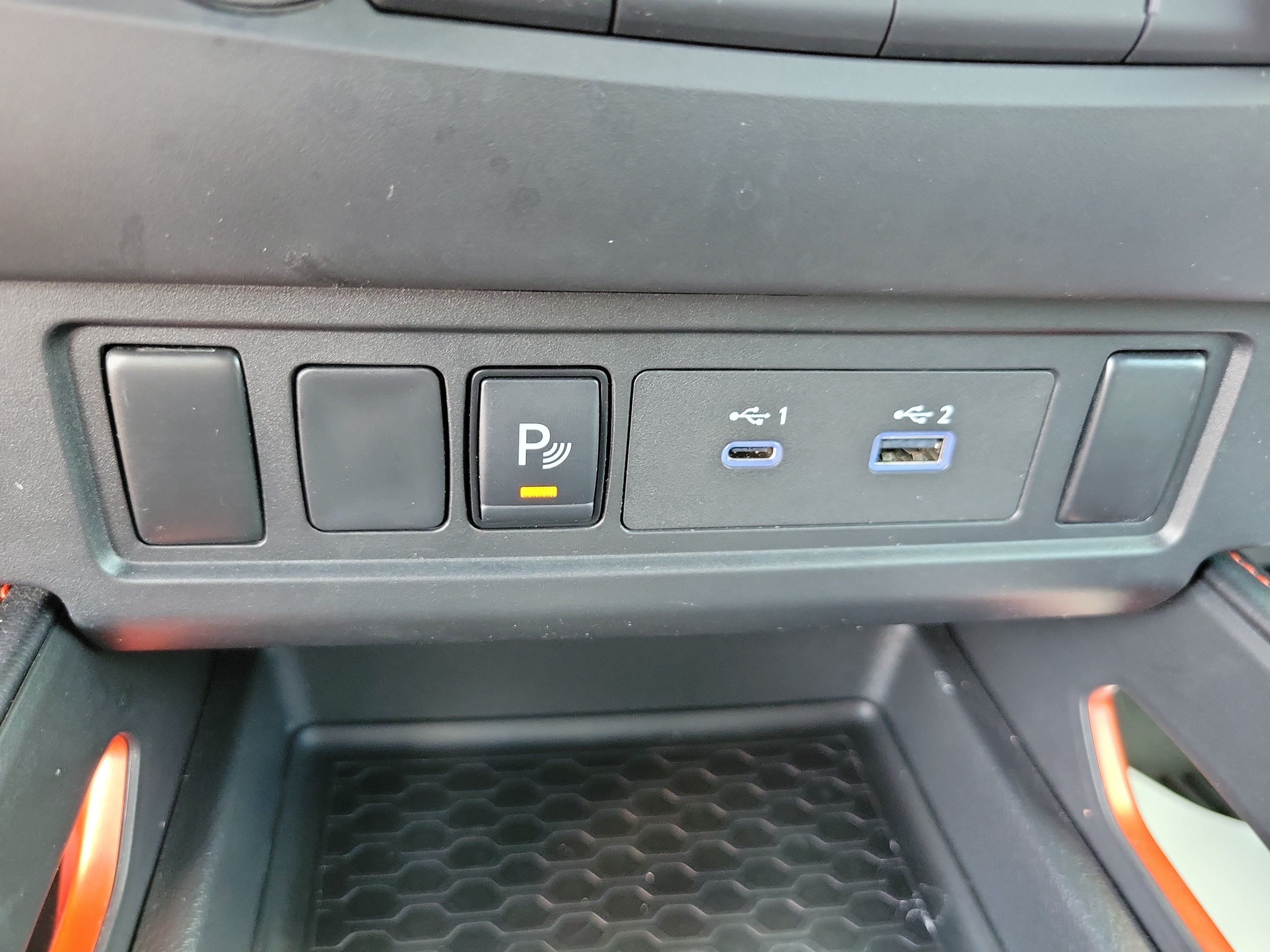 Used 2025 Nissan Frontier PRO-4X AWD/4WD image 18
