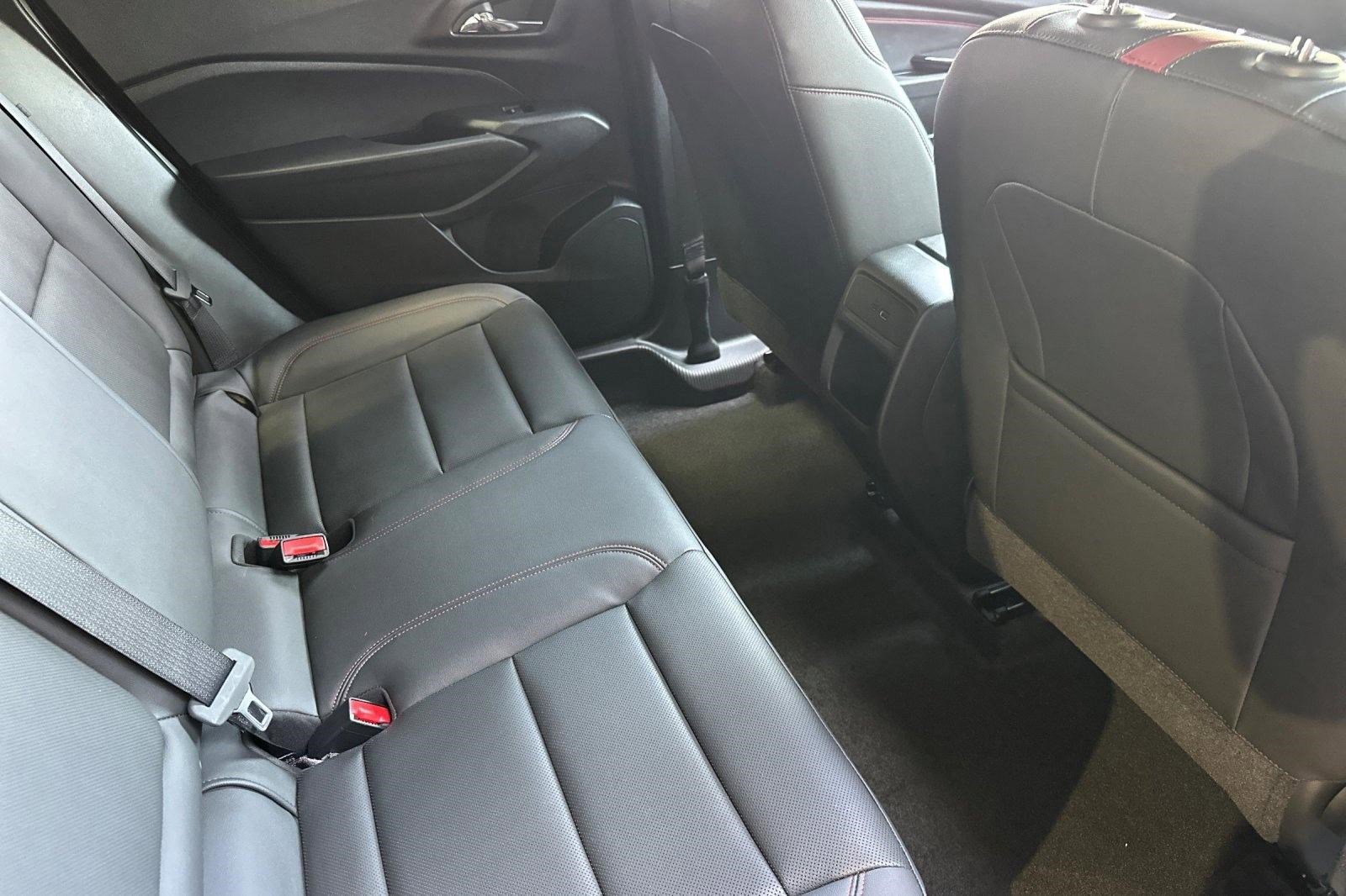 Used 2025 Chevrolet Trax RS w/ Sunroof Package image 28