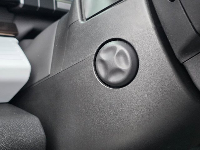 Used 2025 GMC Hummer EV 2X image 48