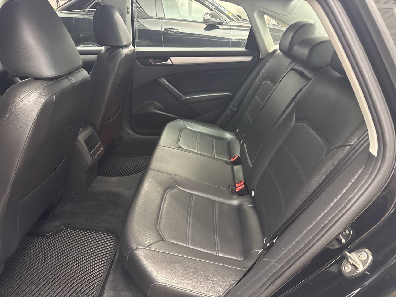 Used 2012 Volkswagen Passat 2.5 SE FWD image 19