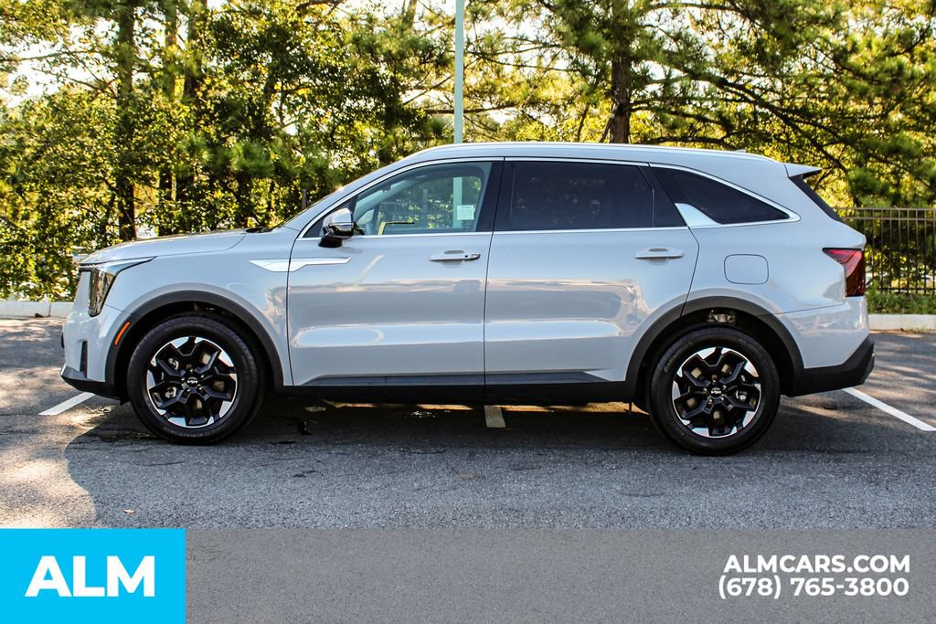 Used 2025 Kia Sorento S FWD image 5