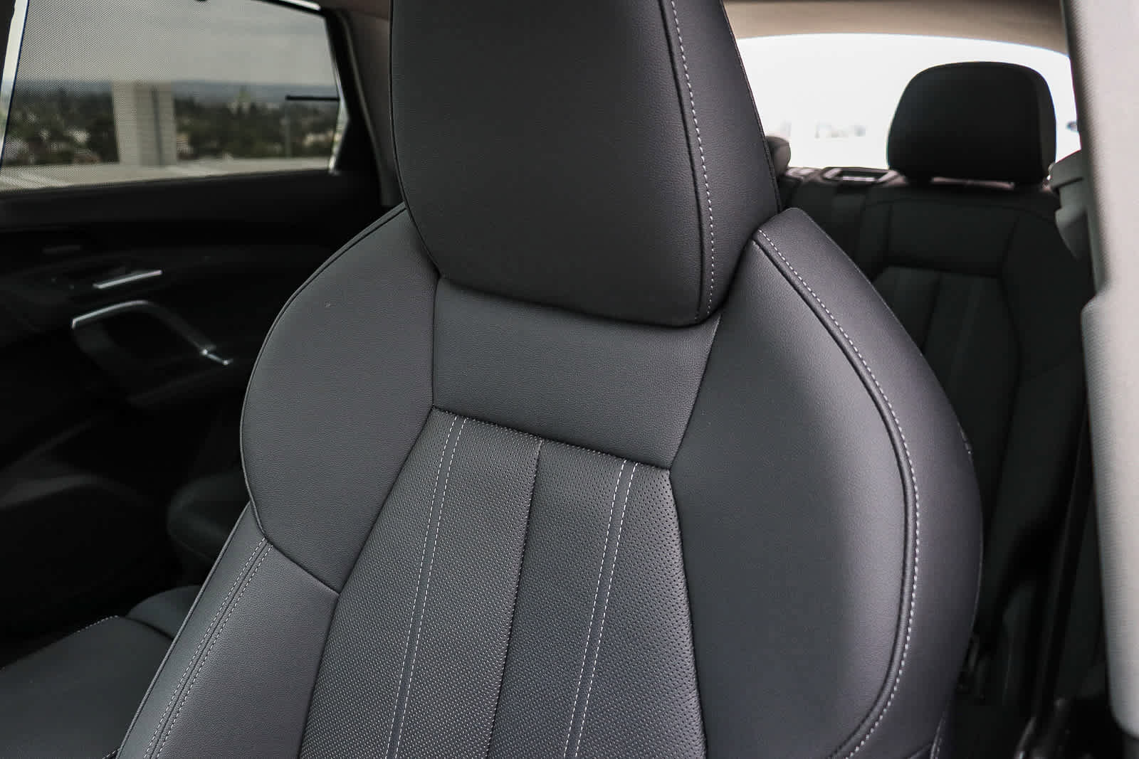 Used 2025 Audi Q5 Premium Plus w/ Premium Plus image 34