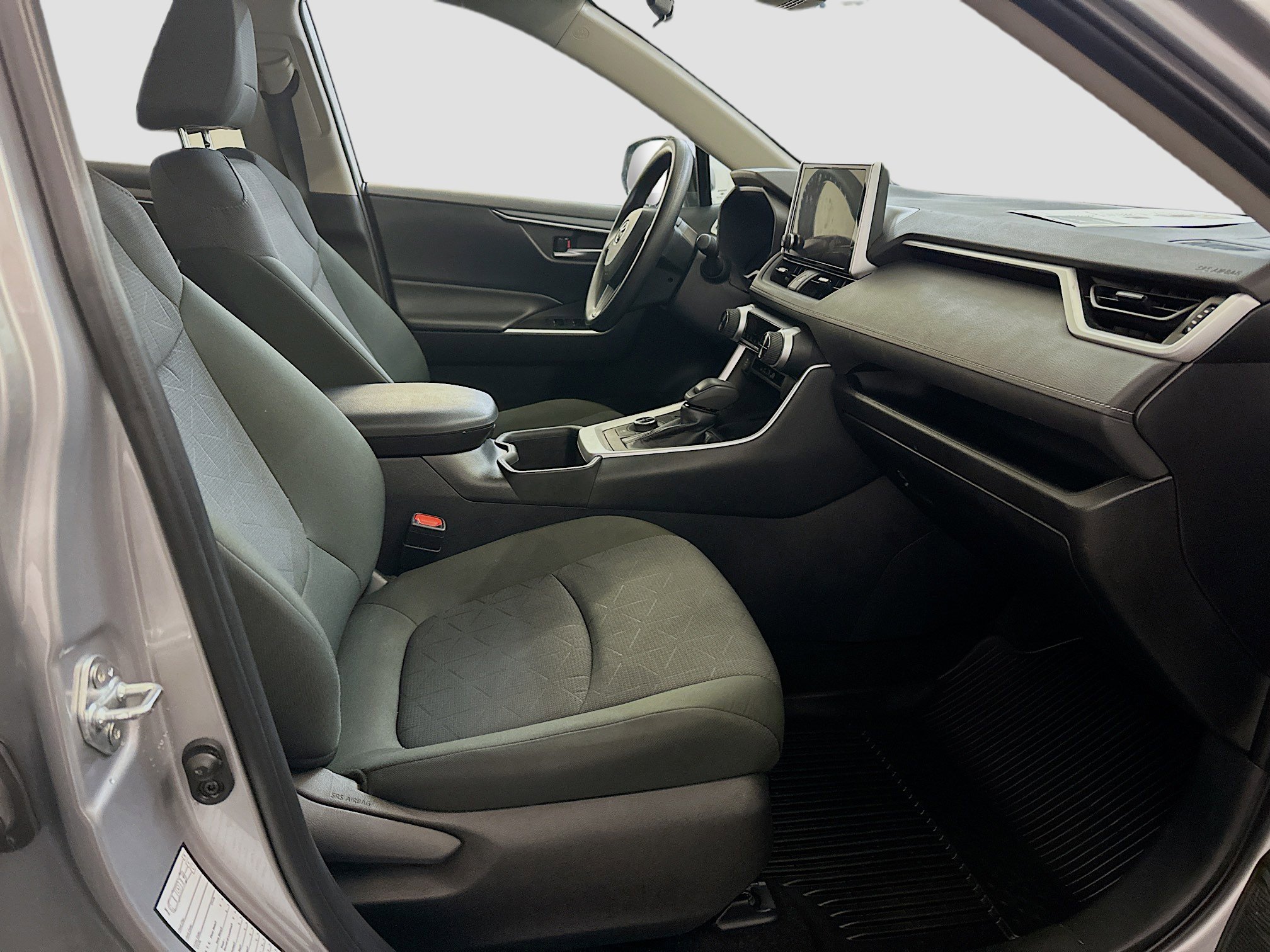 Used 2025 Toyota RAV4 XLE image 32