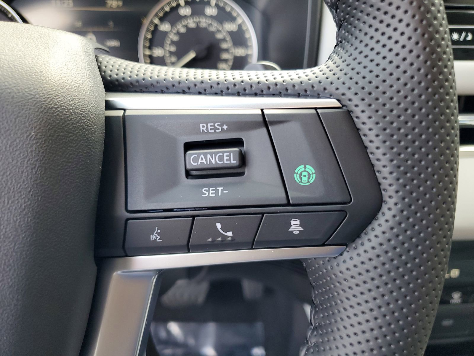 New 2025 Mitsubishi Outlander SE image 12