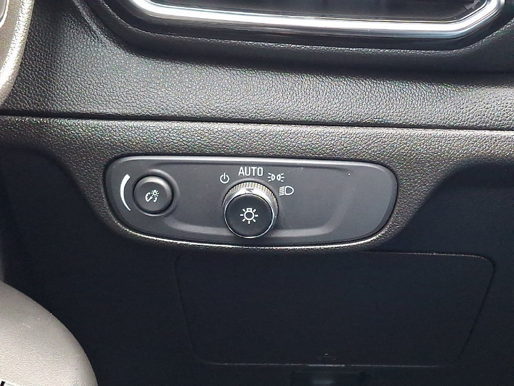Used 2023 Chevrolet Bolt EUV LT w/ Comfort Package FWD image 28
