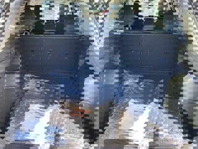 New 2025 Volkswagen Tiguan SE image 60