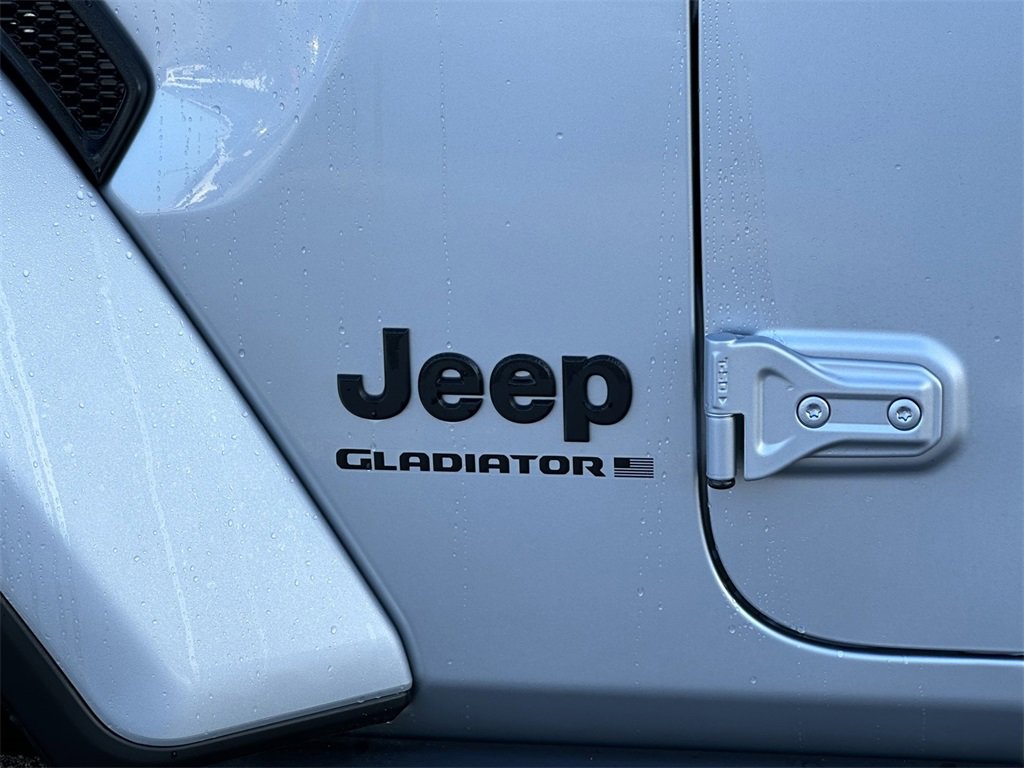 New 2023 Jeep Gladiator Willys image 16