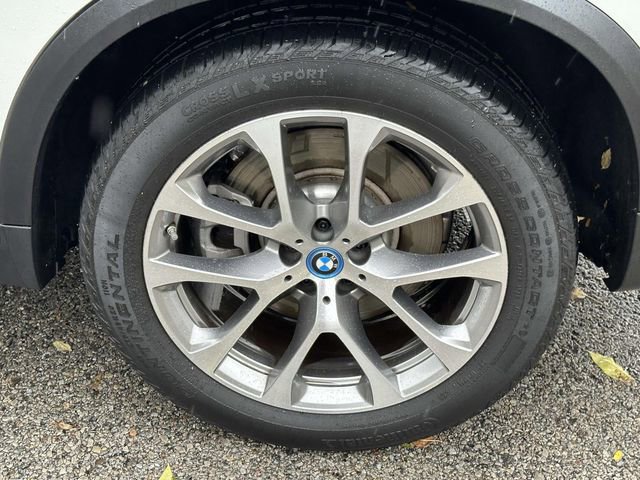 Certified 2025 BMW X5 xDrive50e w/ Premium Package image 13