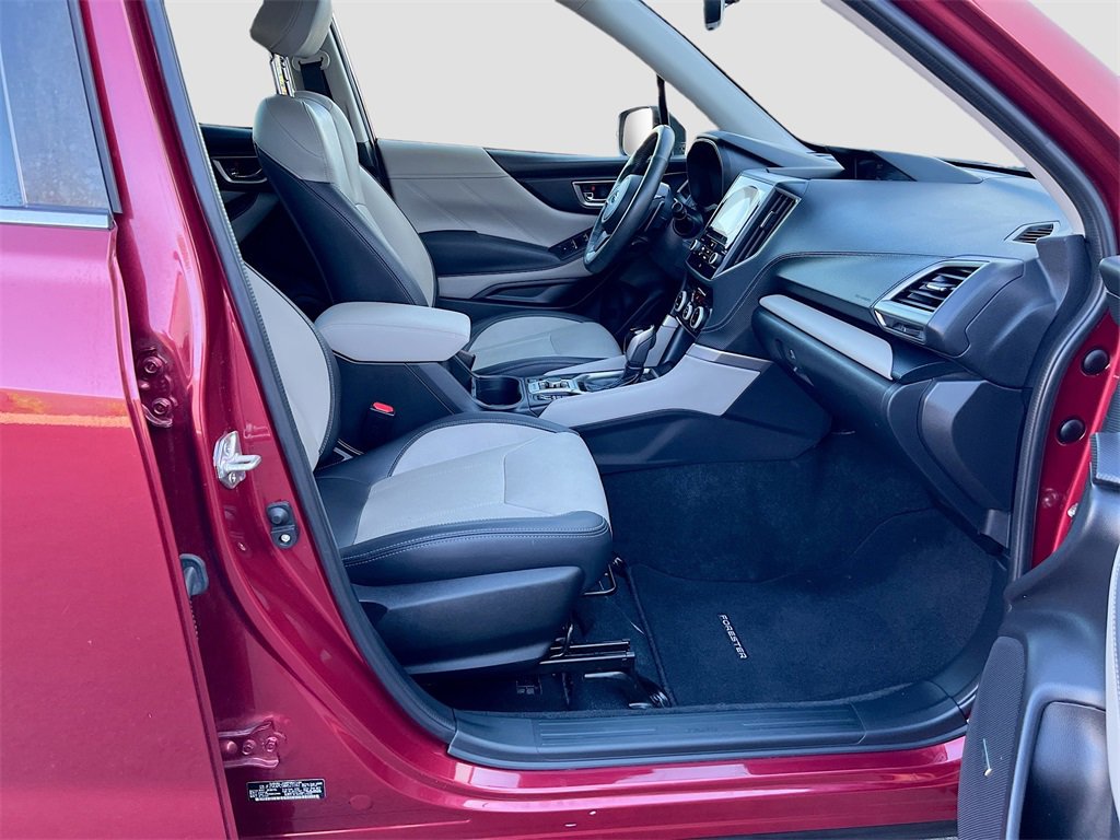 Used 2022 Subaru Forester Limited w/ Popular Package #2 image 32