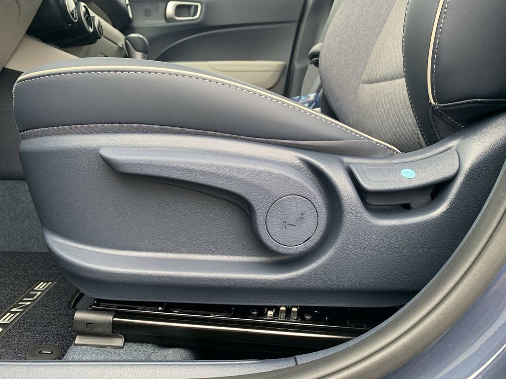 New 2025 Hyundai Venue Limited image 14