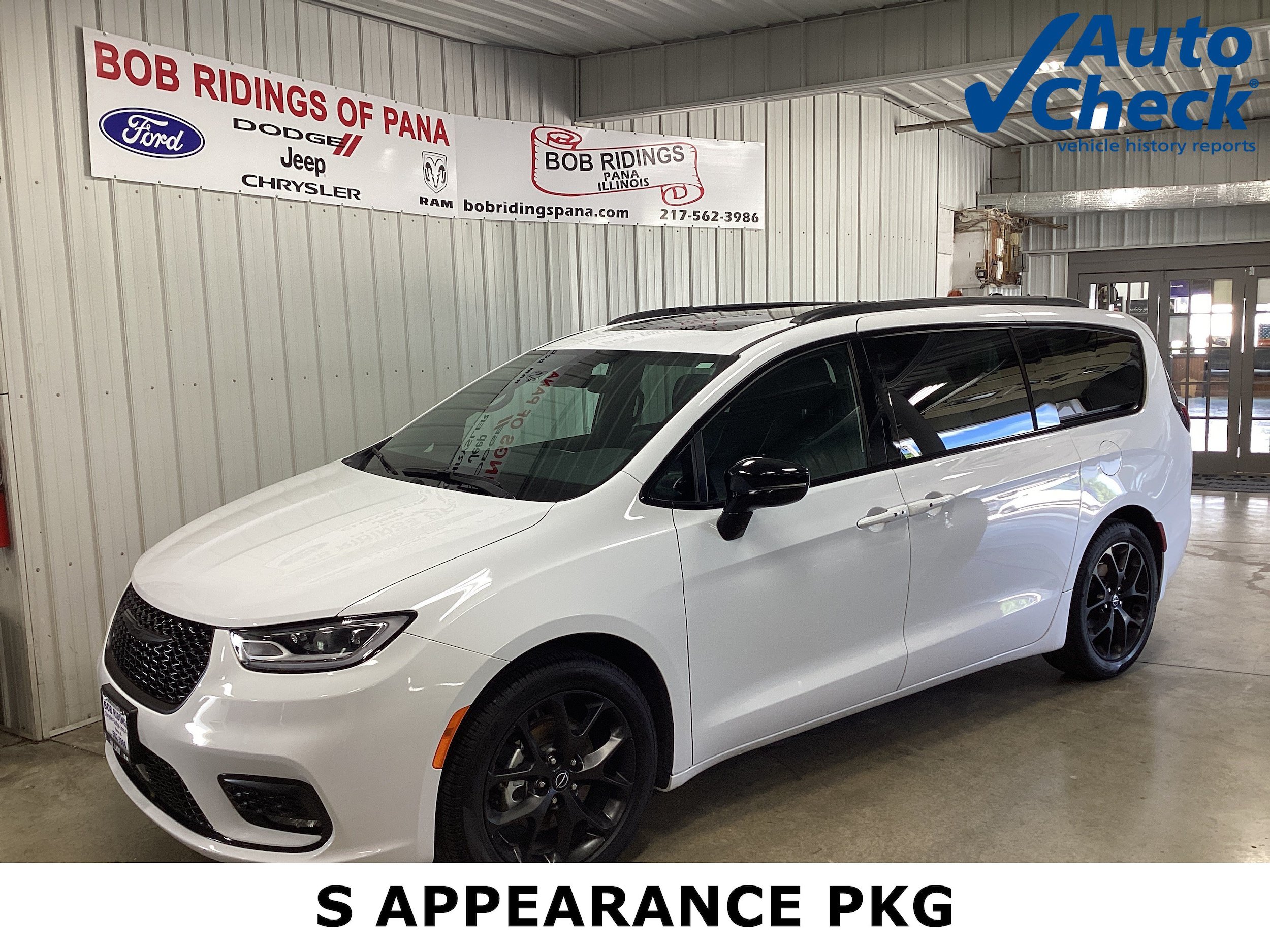 Used 2025 Chrysler Pacifica Limited