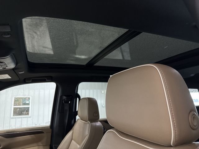 Used 2021 Chevrolet Suburban Premier image 18