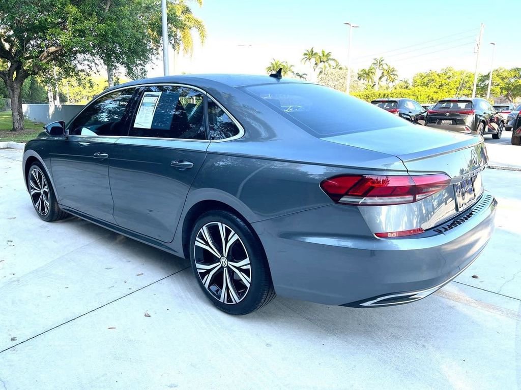 Used 2022 Volkswagen Passat 2.0T SE image 5